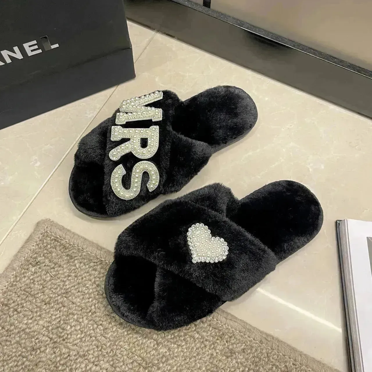 Mrs. Heart Fashionable Warm Sandals