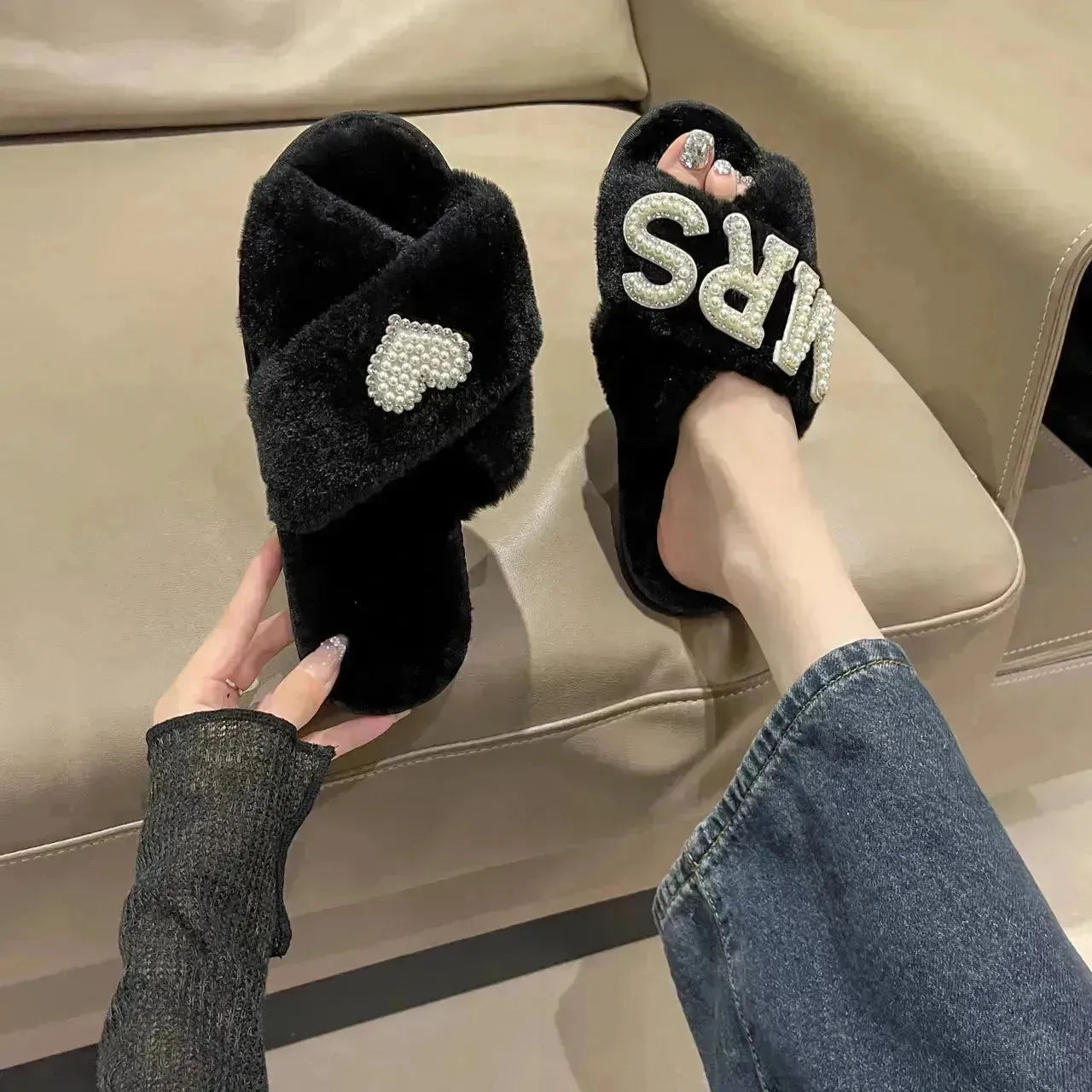 Mrs. Heart Fashionable Warm Sandals