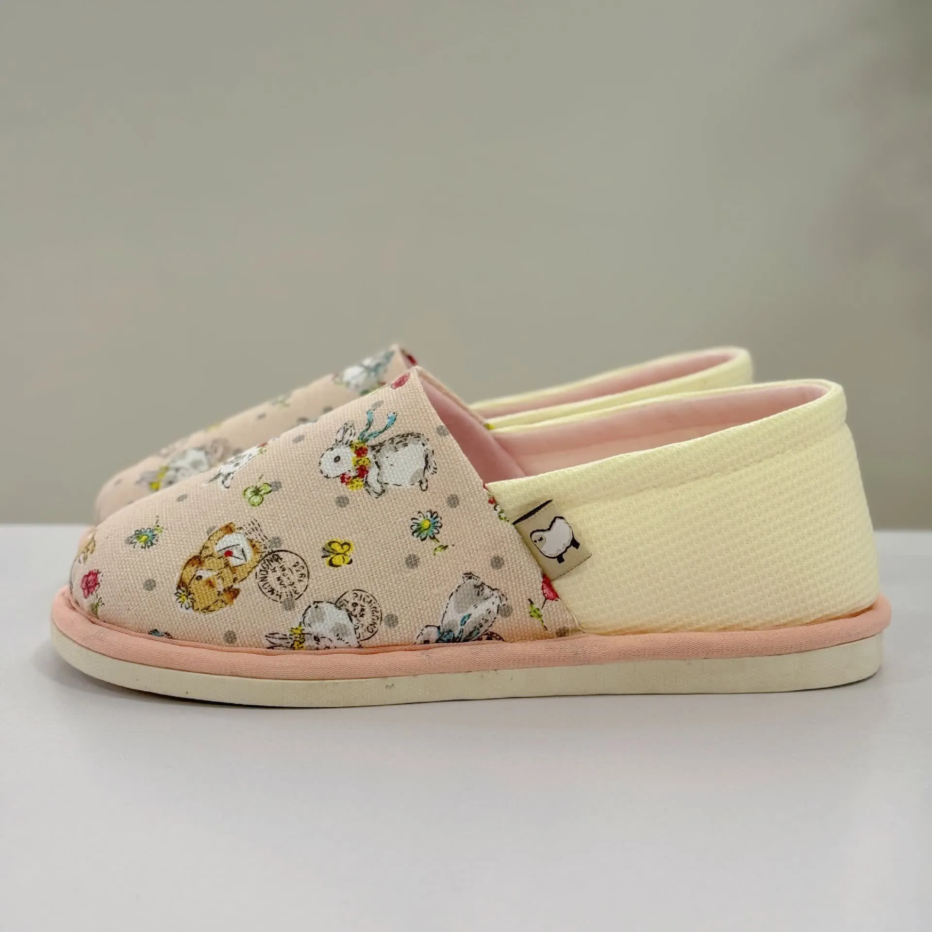 Rabbit Print Non-Slip Canvas Home Slippers