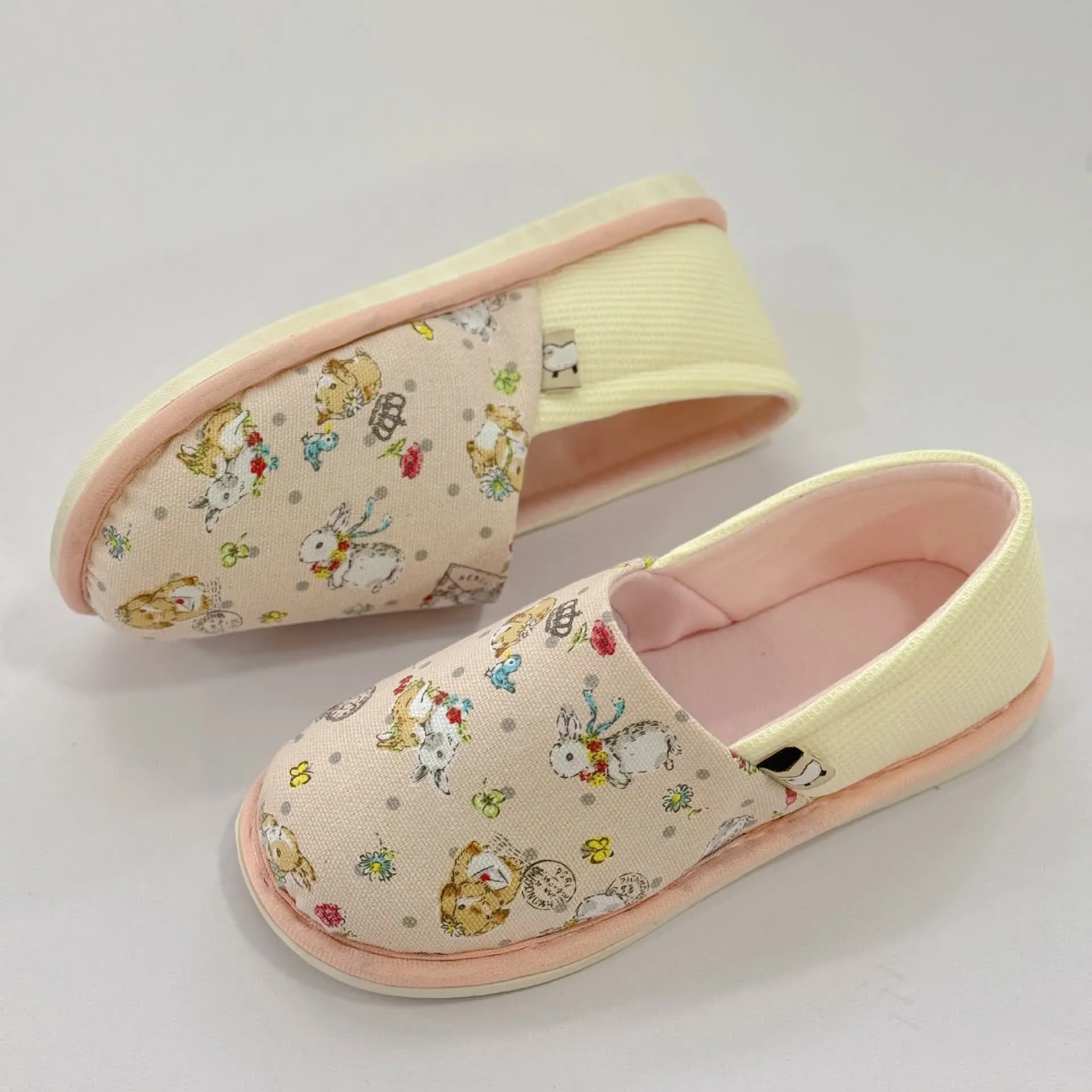 Rabbit Print Non-Slip Canvas Home Slippers