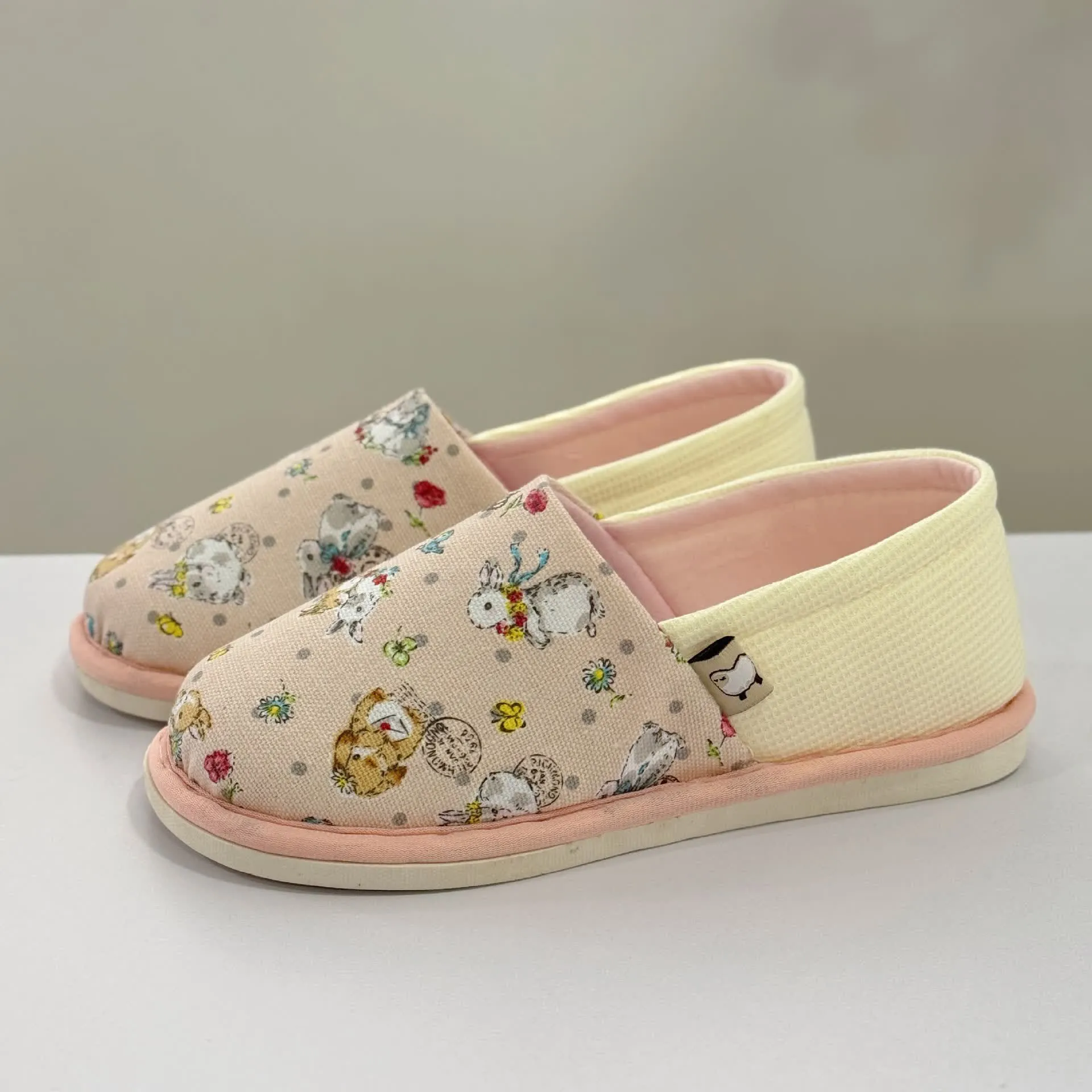 Rabbit Print Non-Slip Canvas Home Slippers