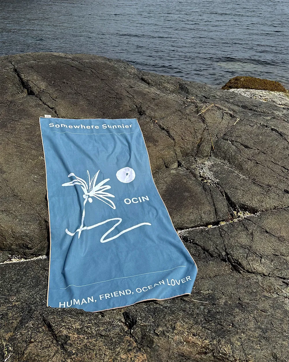 Somewhere Sunnier Quick dry towel